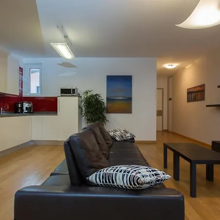 Sleeps 4 Pool Air Con T421963 Maccagno