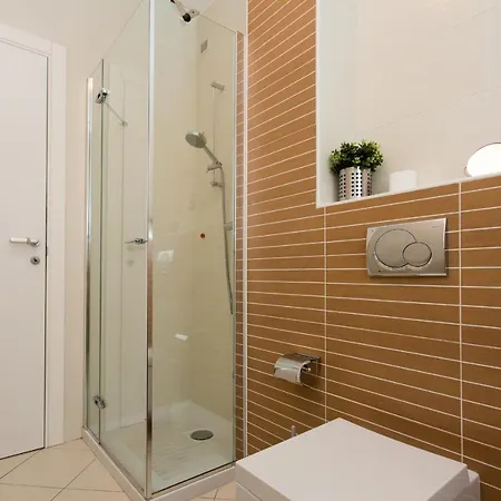 Sleeps 4 Pool Air Con T421963