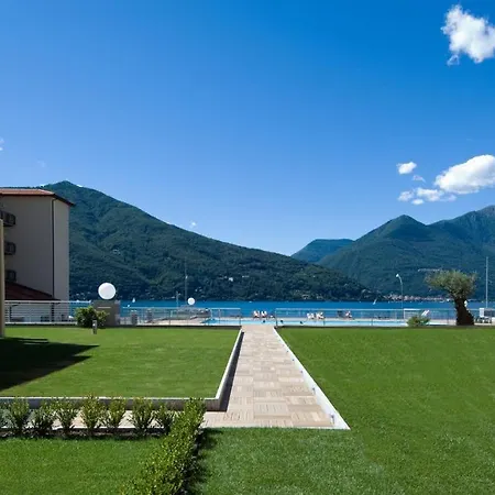 Apartment Sleeps 4 Pool Air Con T421963 *