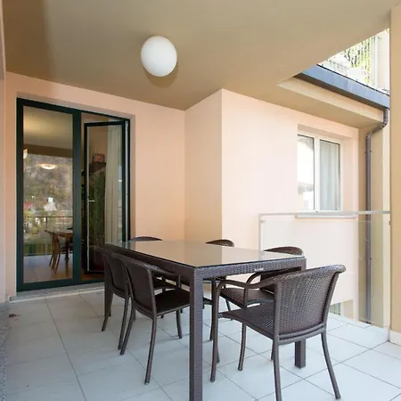 Apartment Sleeps 4 Pool Air Con T421963 Maccagno