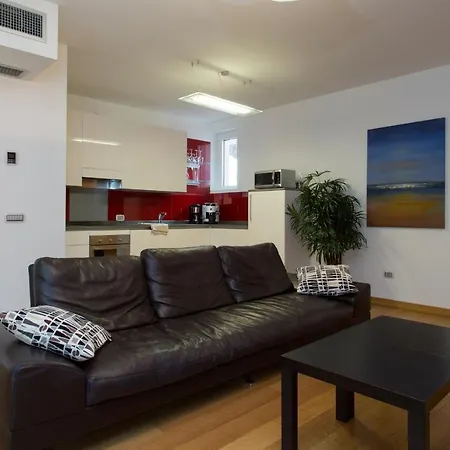 Sleeps 4 Pool Air Con T421963 *